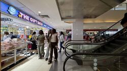 Lucky Plaza (D9), Shop House #628800521